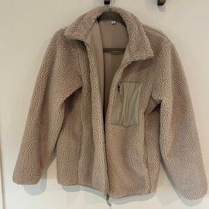 Uniqlo Men’s Sherpa jacket in cream XS